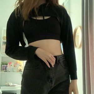 chest cropped black hoodie